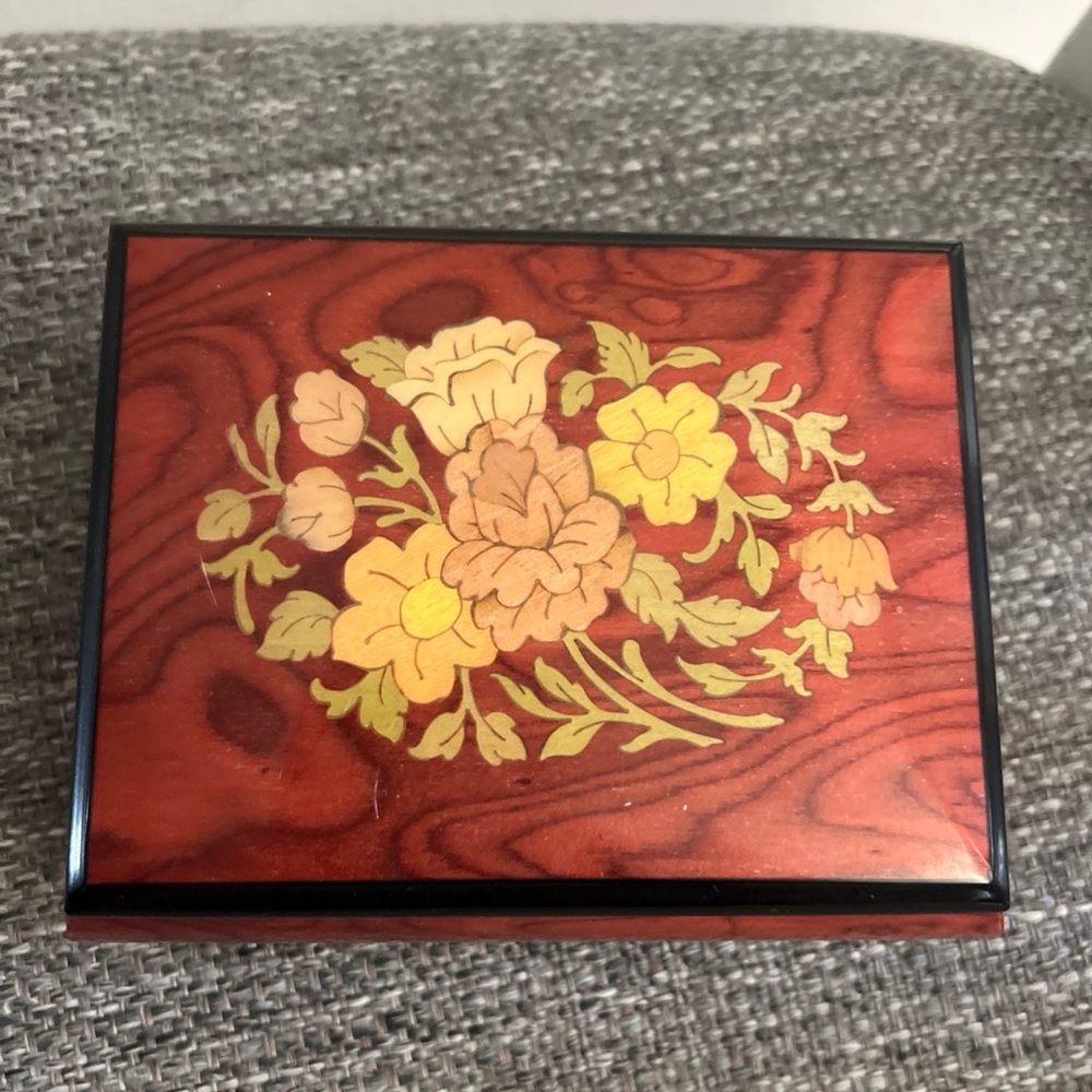 Ercolano Vintage Music Box Italian The Swan Lake Floral